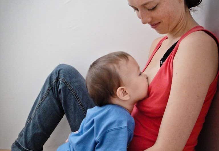 allattamento bambino grandicello