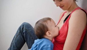 allattamento bambino grandicello